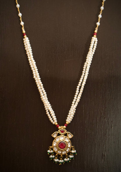 Neer Silver Pendant Necklace