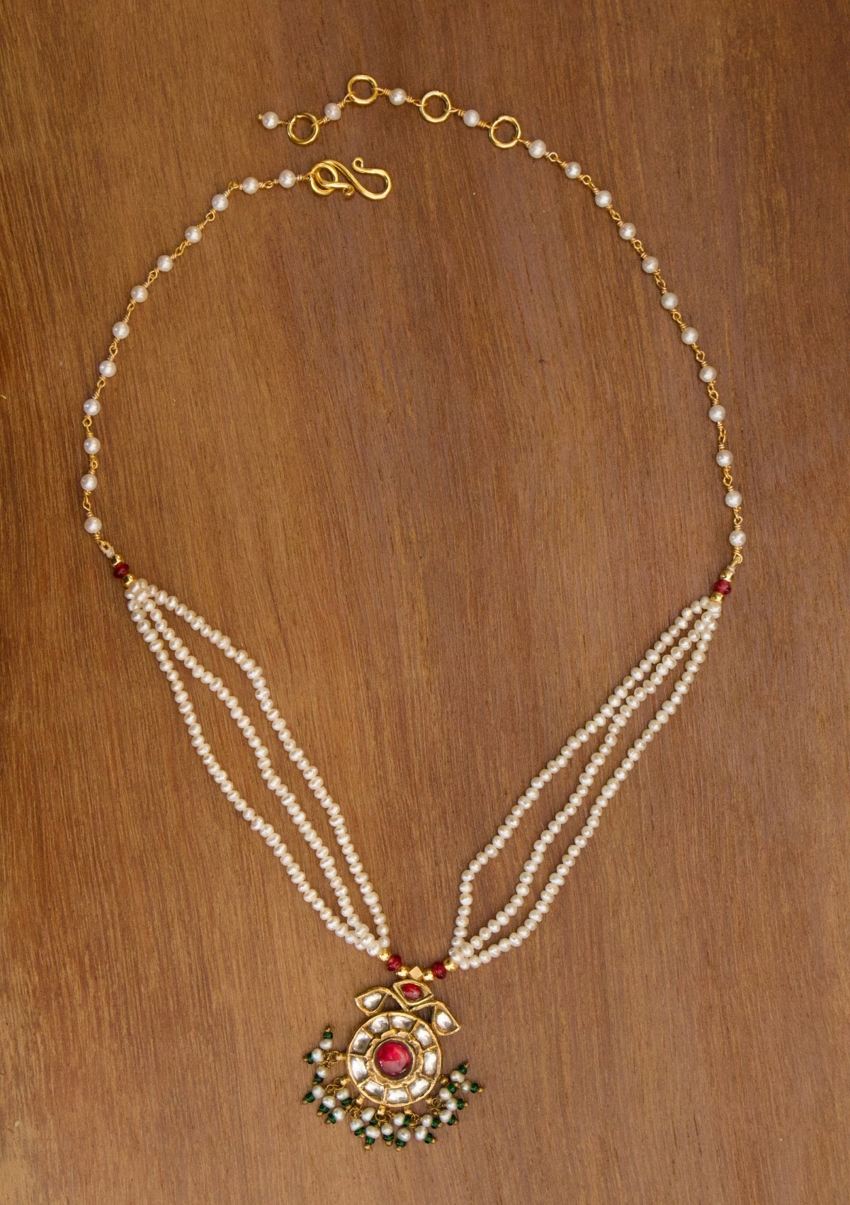 Neer Silver Pendant Necklace