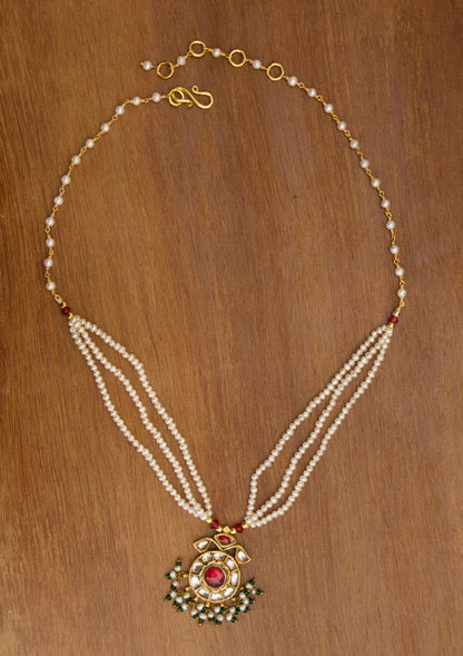 Neer Silver Pendant Necklace