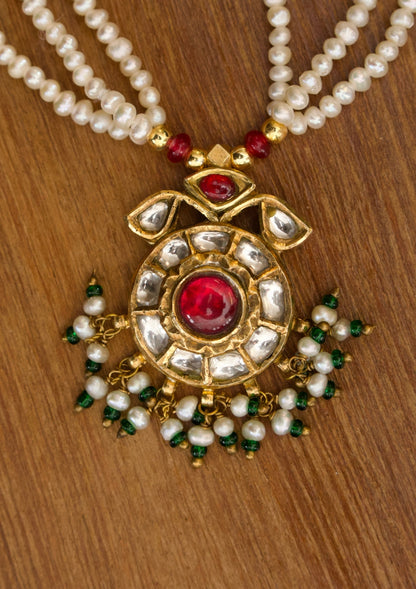 Neer Silver Pendant Necklace