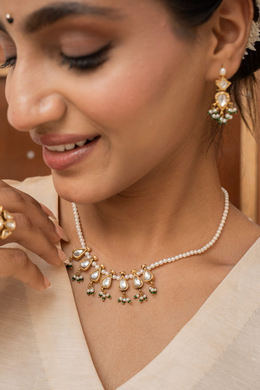 Nargis Silver Necklace