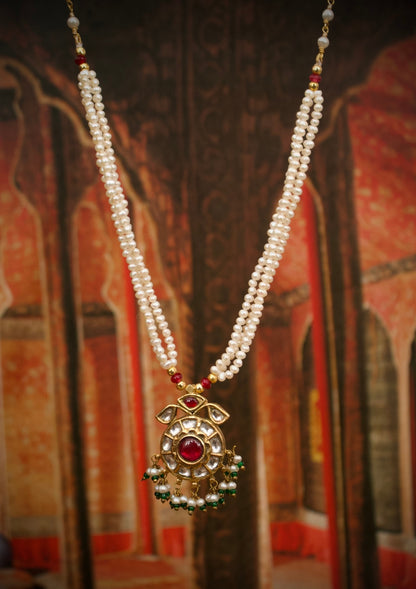 Neer Silver Pendant Necklace