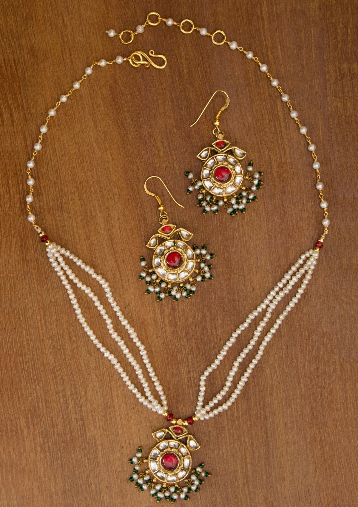 Neer Silver Pendant Necklace