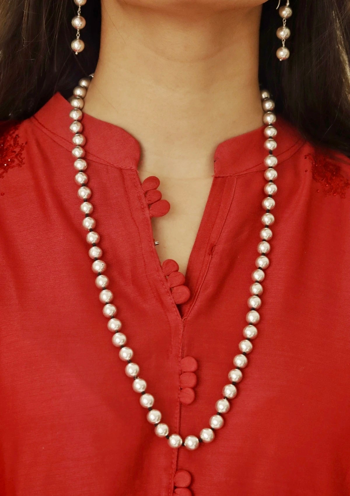 Round Dholki Beads Silver Necklace