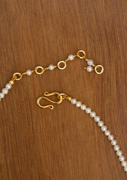 Nargis Silver Necklace