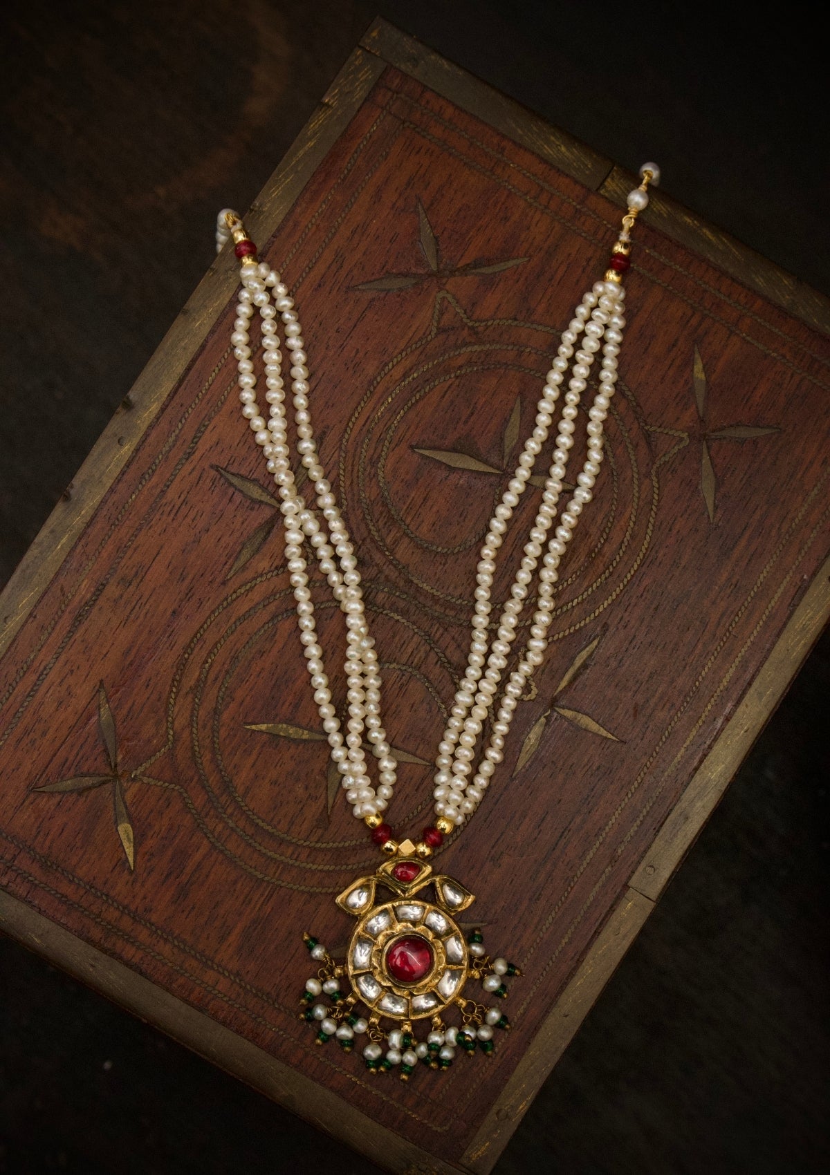 Neer Silver Pendant Necklace